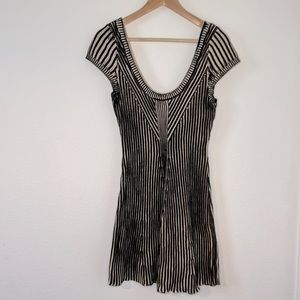 Free People short sleeve knit dress black and nude color sz medium